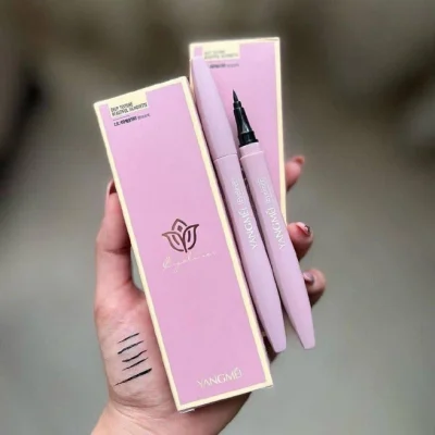 خط چشم ماژیکی یانگمی مدل Charming Eyeliner