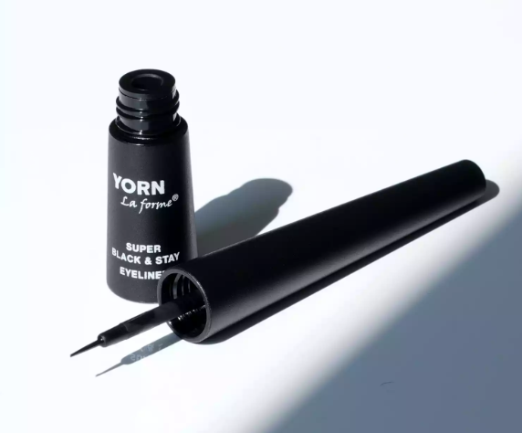 خط چشم مویی یورن مدل Super Black and Stay با رنگ مشکی عمیق