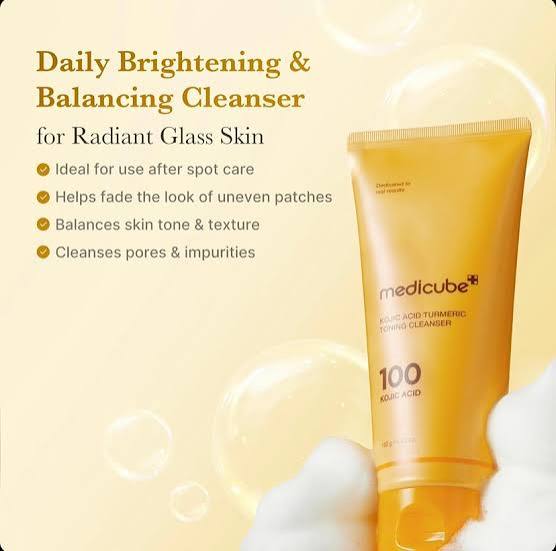 شوینده کوجیک اسید و زردچوبه روشن کننده مدی کیوب Medicube Kojic Acid Turmeric Toning Cleanser